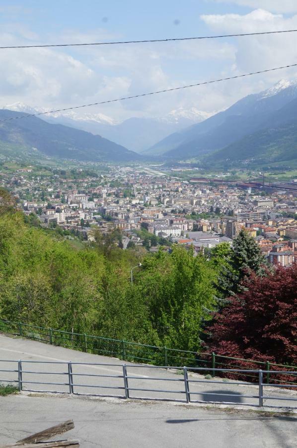 Grand Paradis Apartment Aosta Bagian luar foto